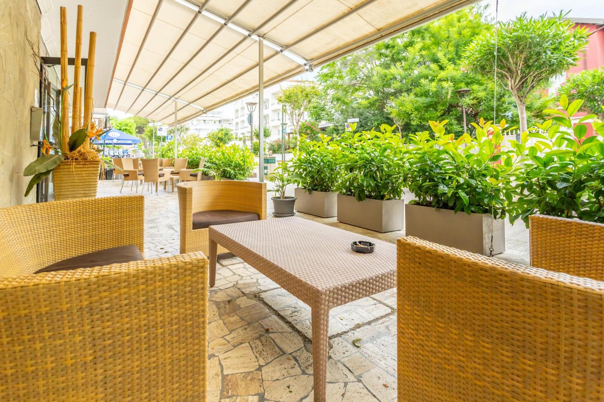 Hotel Selene - Vista Mare Riccione Exterior foto
