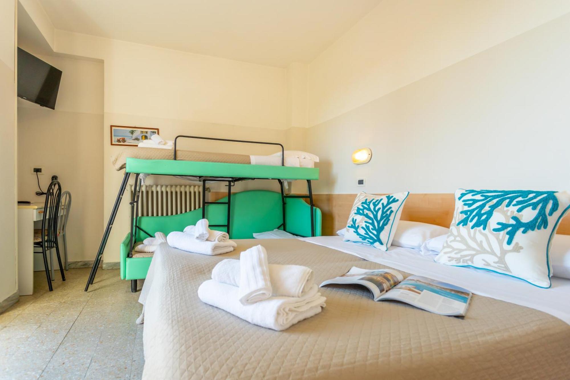 Hotel Selene - Vista Mare Riccione Quarto foto