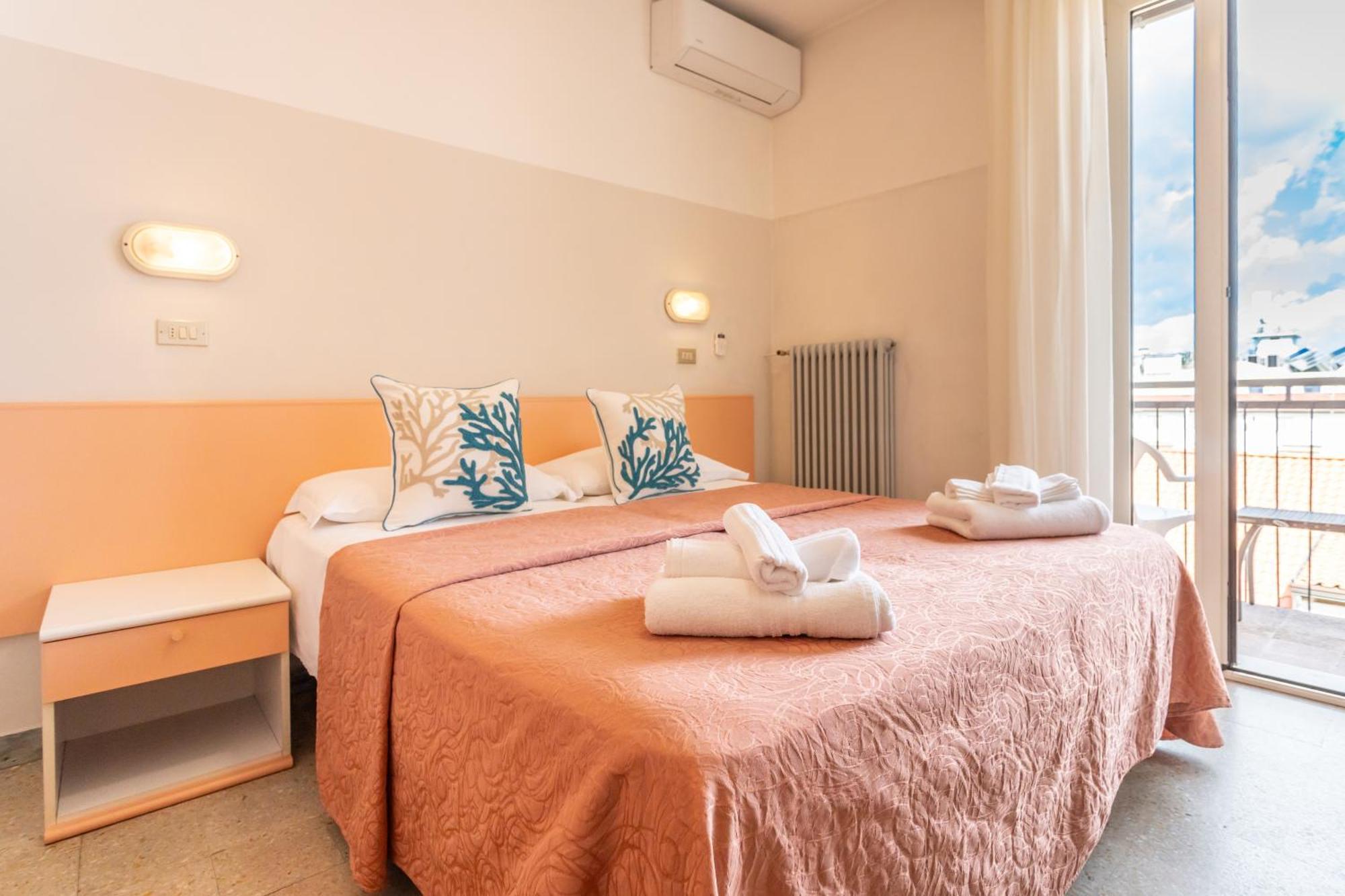 Hotel Selene - Vista Mare Riccione Quarto foto