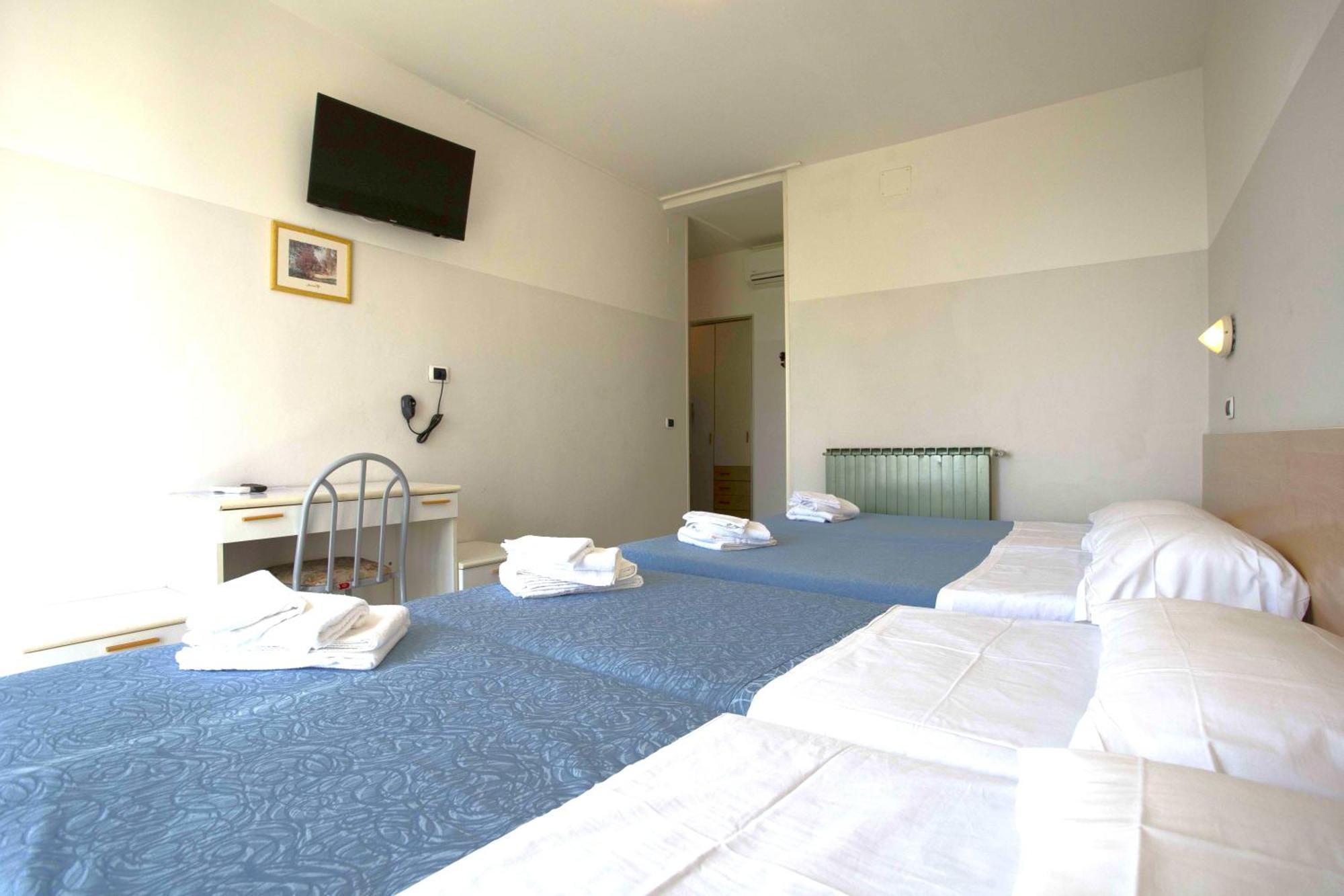 Hotel Selene - Vista Mare Riccione Quarto foto