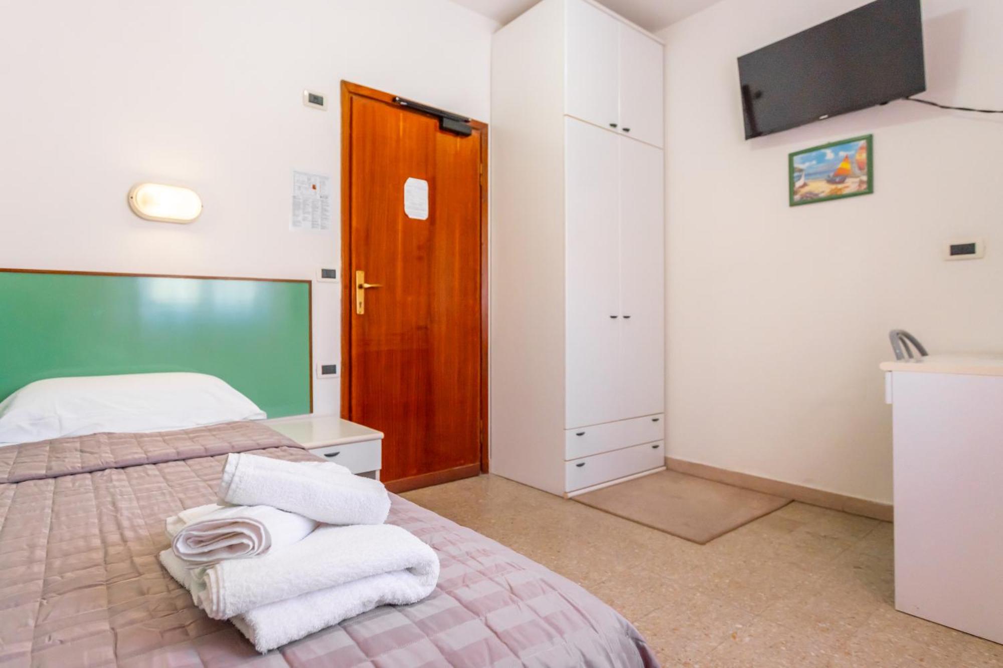 Hotel Selene - Vista Mare Riccione Quarto foto
